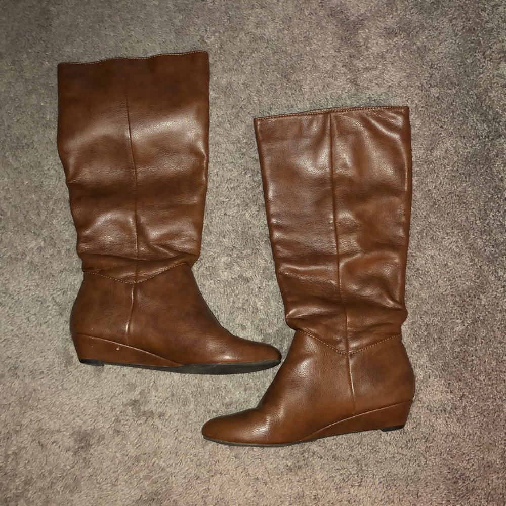 Boots size 9